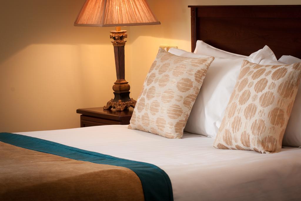 Meadow Court Hotel Loughrea Zimmer foto